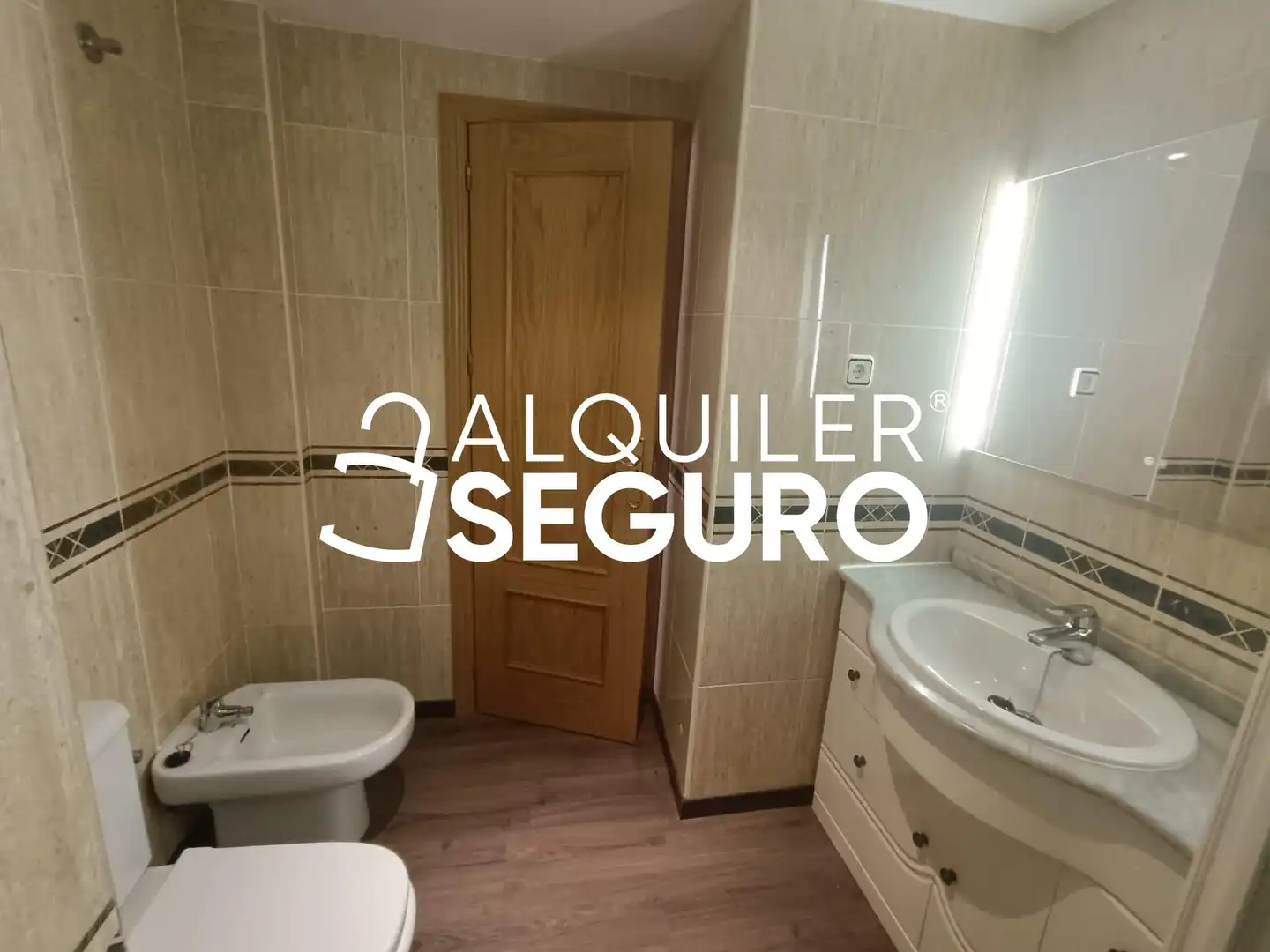 Bany de Pis de lloguer en Leganés amb Calefacció