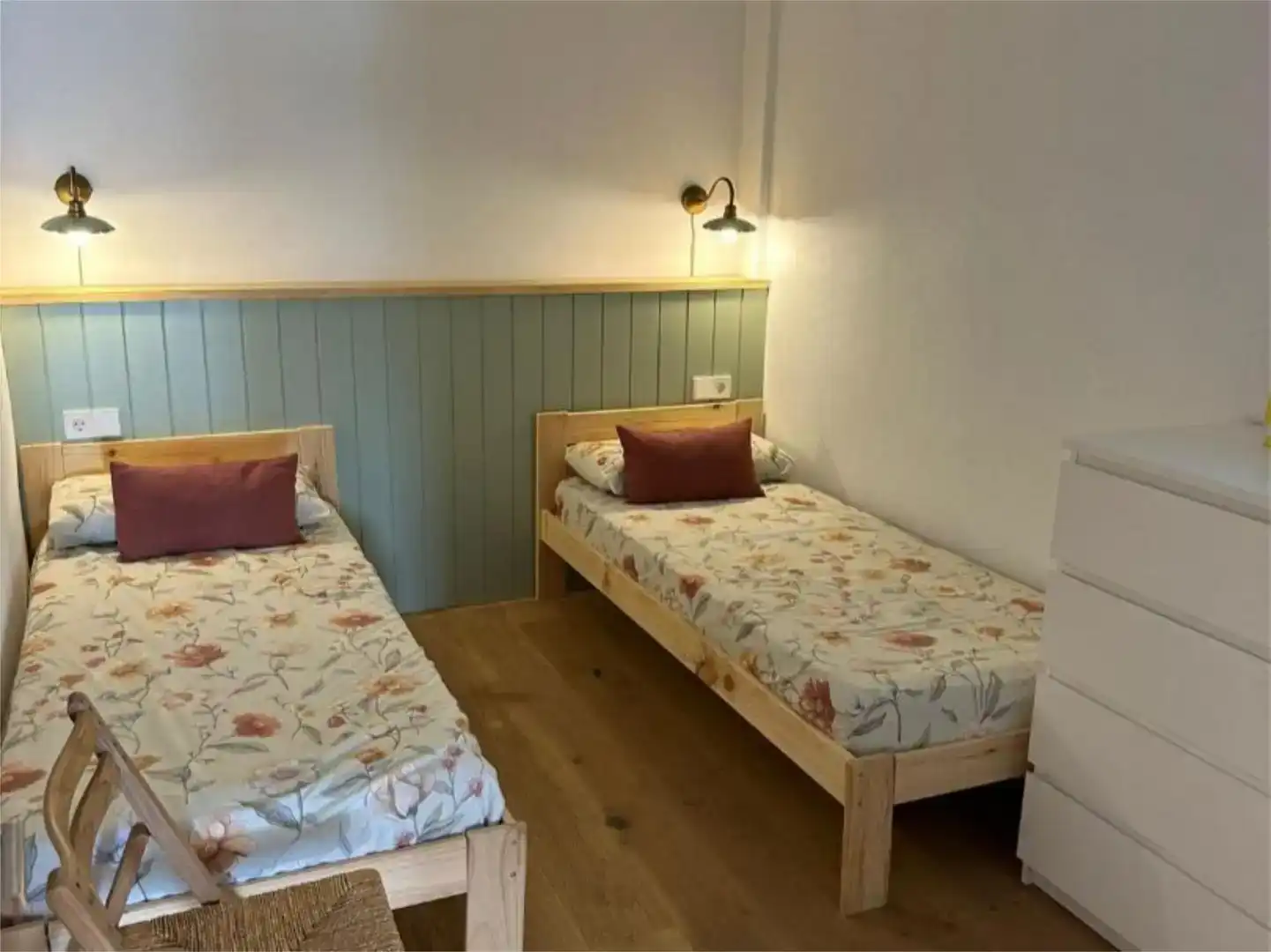 Dormitori de Apartament en venda en Cadaqués amb Aire condicionat i Balcó