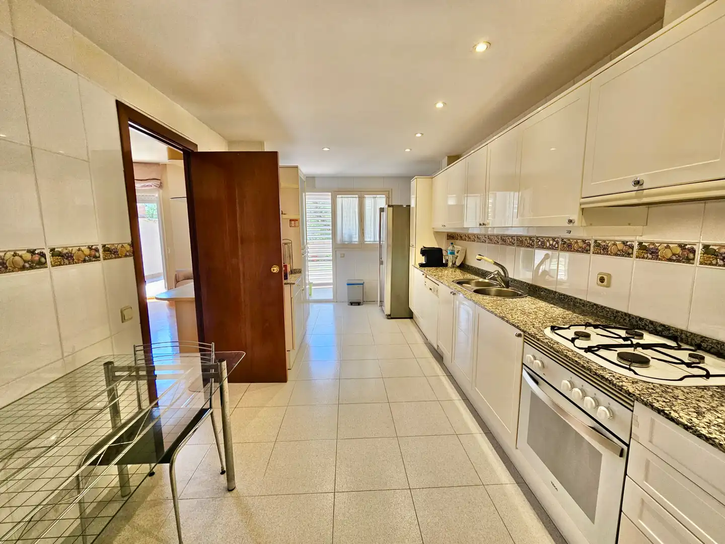 Cocina de Dúplex de alquiler en Sant Just Desvern con Aire acondicionado, Calefacción y Jardín privado