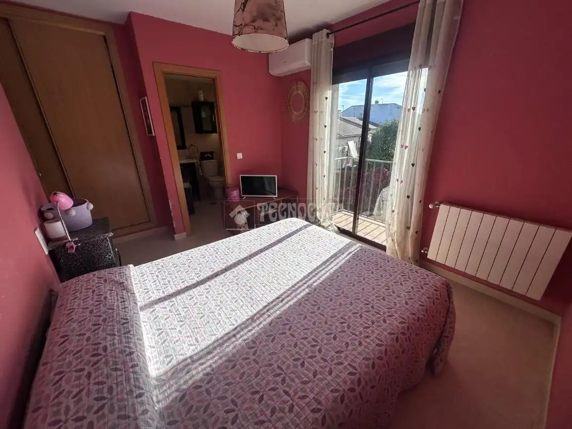 Casa adosada en venta en Villaluenga de la Sagra