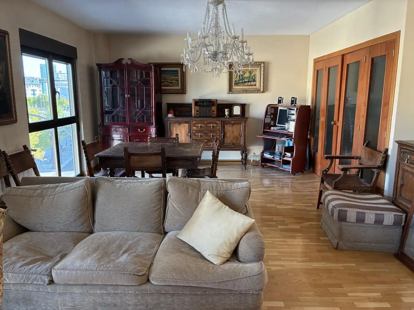 Sala d'estar de Pis de lloguer en León Capital  amb Calefacció, Parquet i Traster