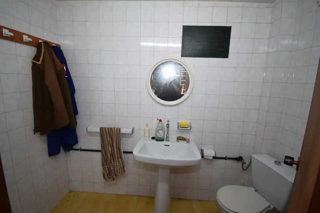 Bany de Casa o xalet en venda en Pontedeume amb Calefacció, Jardí privat i Moblat