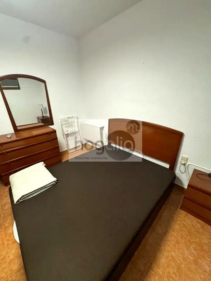 Schlafzimmer von Wohnung zur Miete in Sevilla mit Klimaanlage und Möbliert