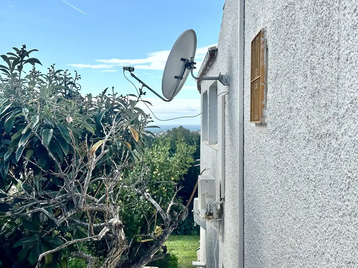 Vista exterior de Casa o xalet en venda en Motril amb Calefacció, Terrassa i Traster