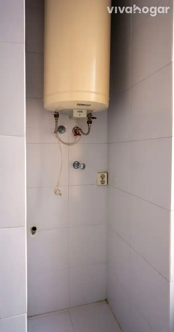 Bathroom of Study for sale in Madrid  with Air Conditioner and Heating