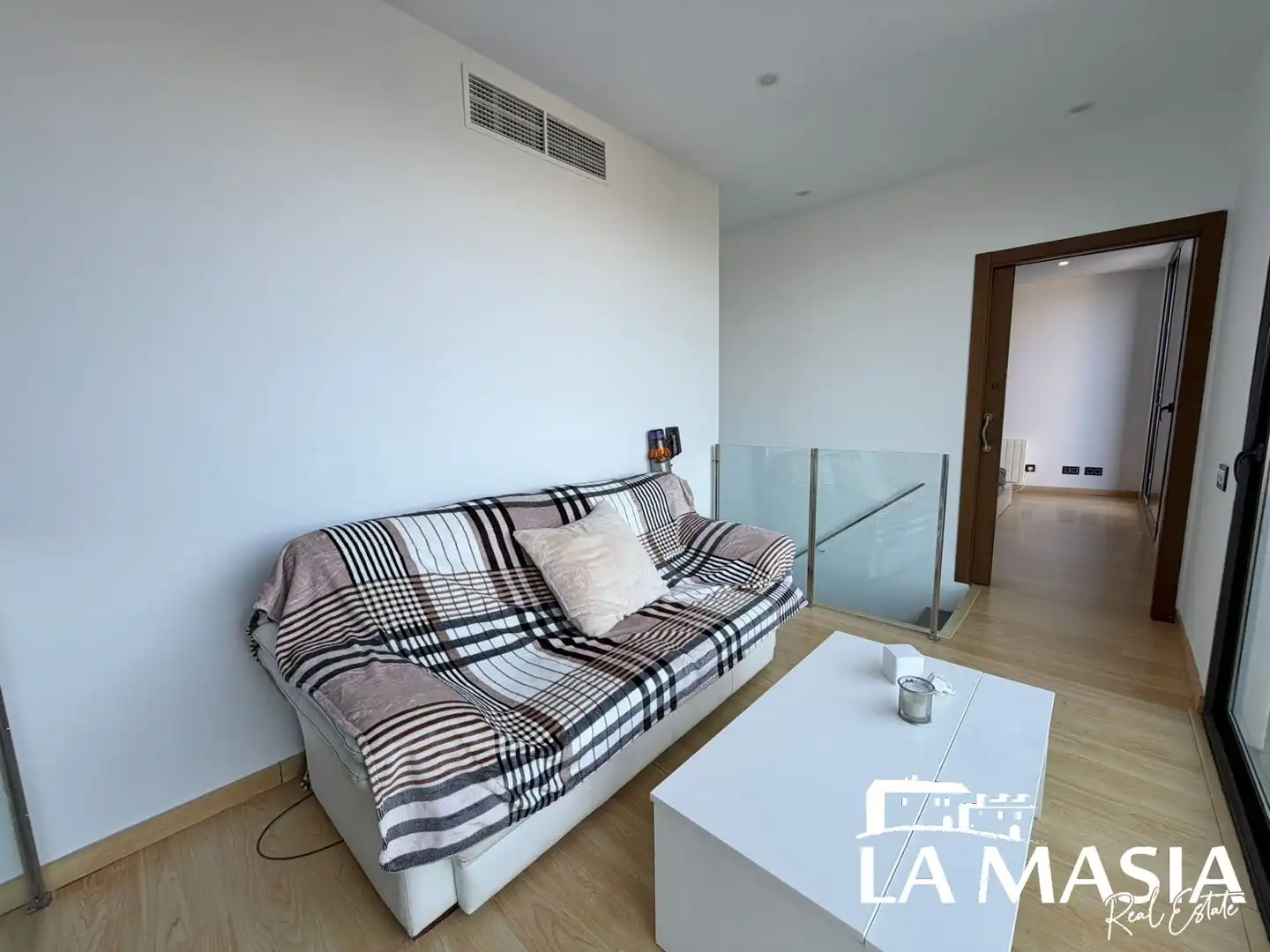Sala de estar de Casa o chalet en venta en Canyelles con Aire acondicionado, Calefacción y Jardín privado