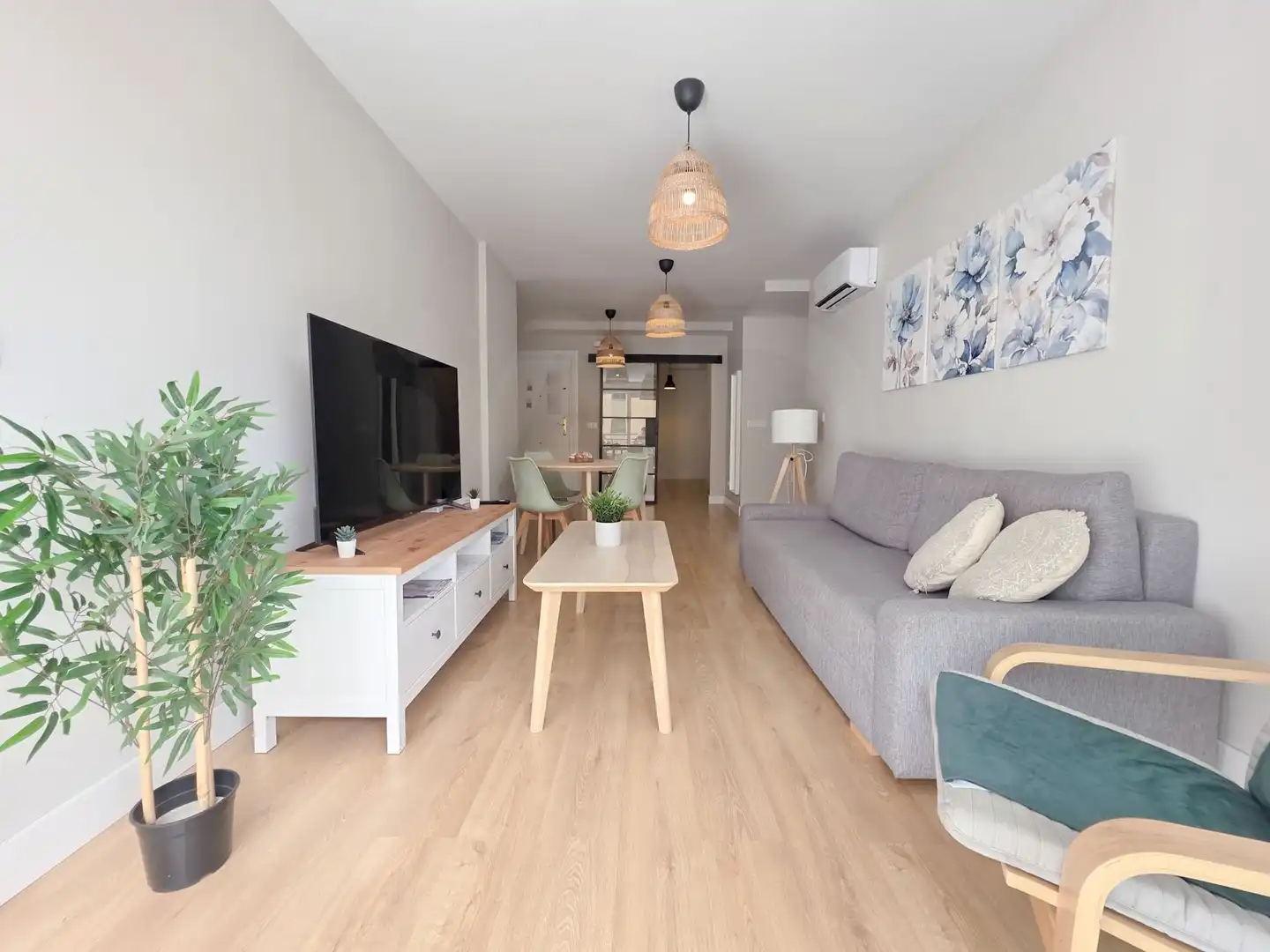 Sala de estar de Piso en venta en Málaga con Aire acondicionado y Terraza
