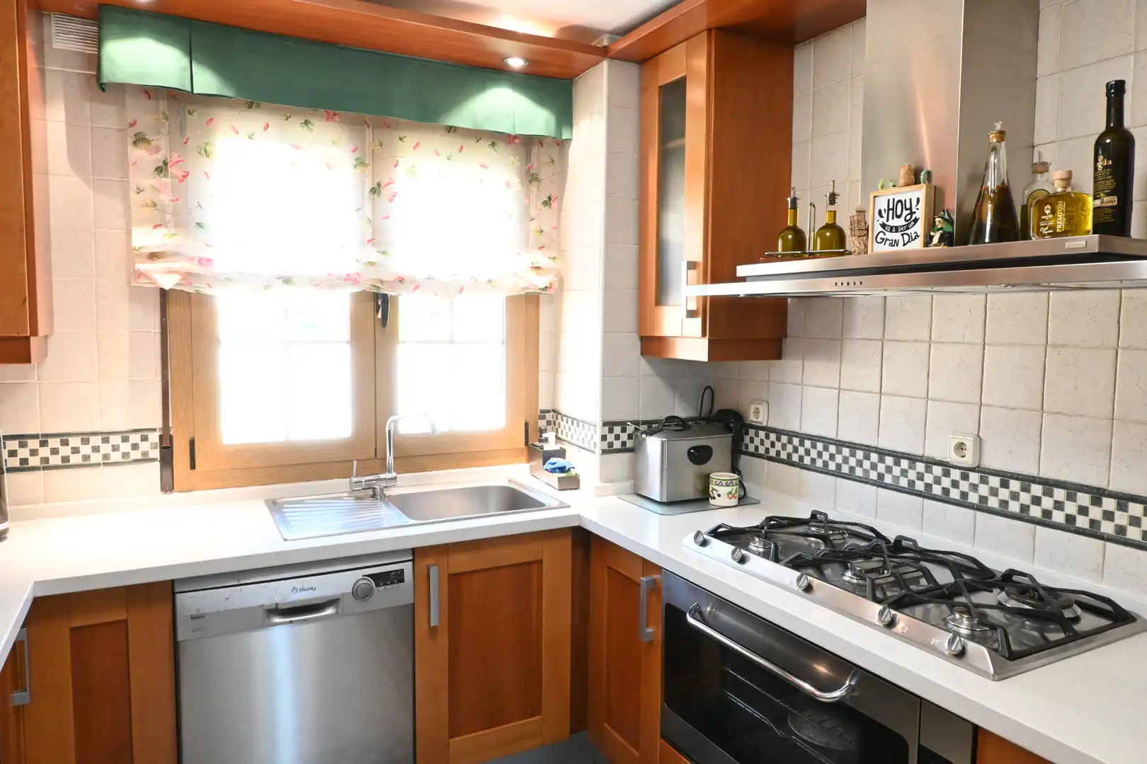Cocina de Casa adosada en venta en Las Gabias con Aire acondicionado, Calefacción y Terraza