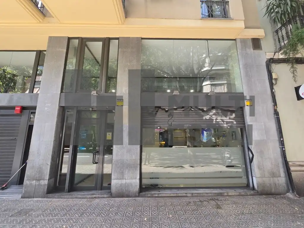 Business premises for sale in Carrer de Viladomat