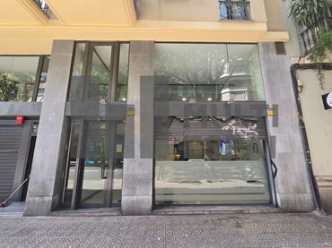 Local comercial en venta en Carrer de Viladomat