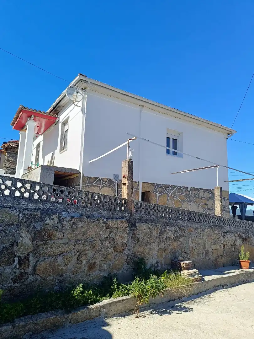 Vista exterior de Casa o xalet en venda en O Pereiro de Aguiar  amb Aire condicionat