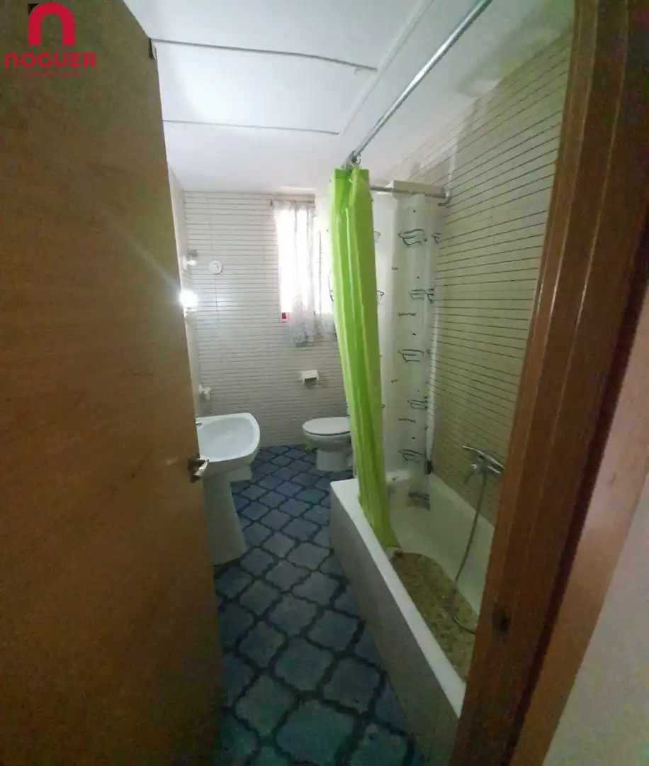 Badezimmer von Wohnung zum Verkauf in Córdoba mit Klimaanlage, Heizung und Terrasse