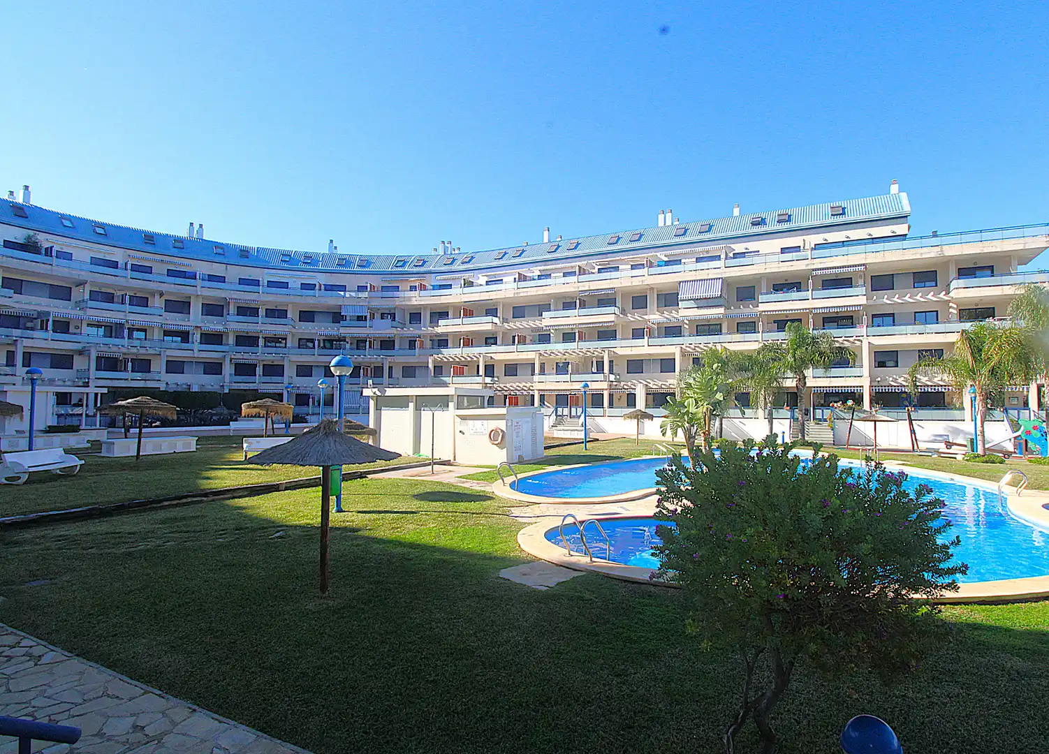 Vista exterior de Apartamento en venta en Dénia con Aire acondicionado, Terraza y Amueblado