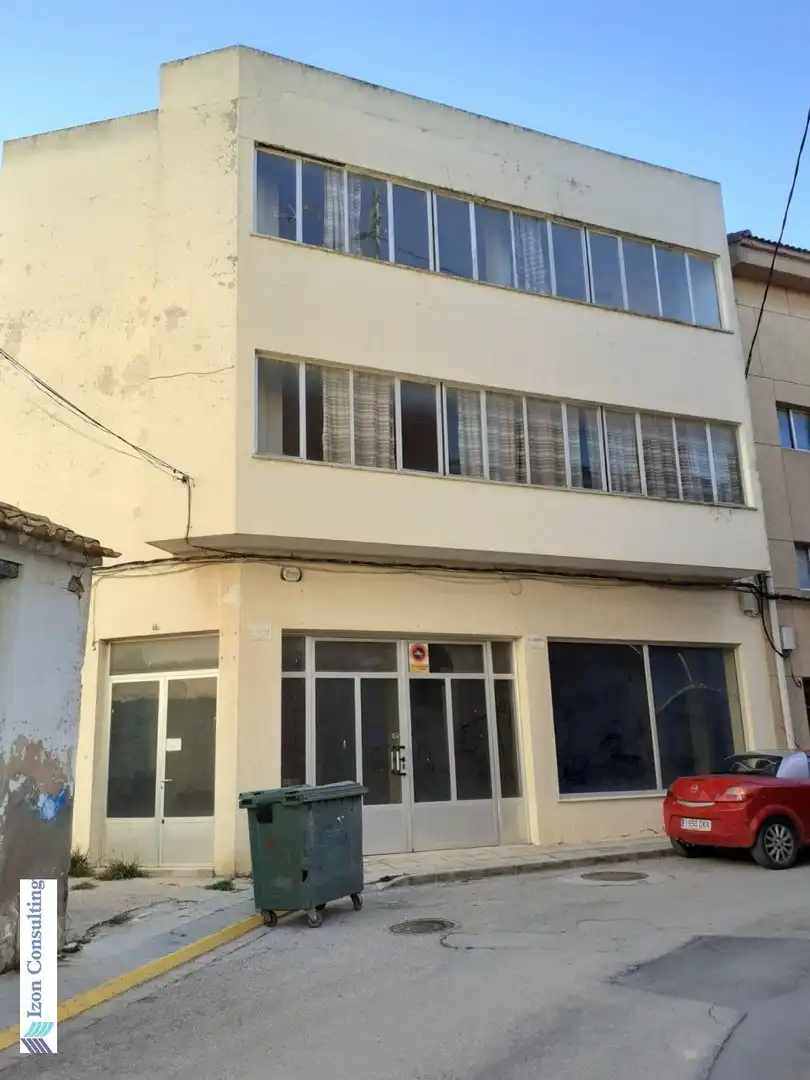 Local comercial en venda a Casas-Ibáñez