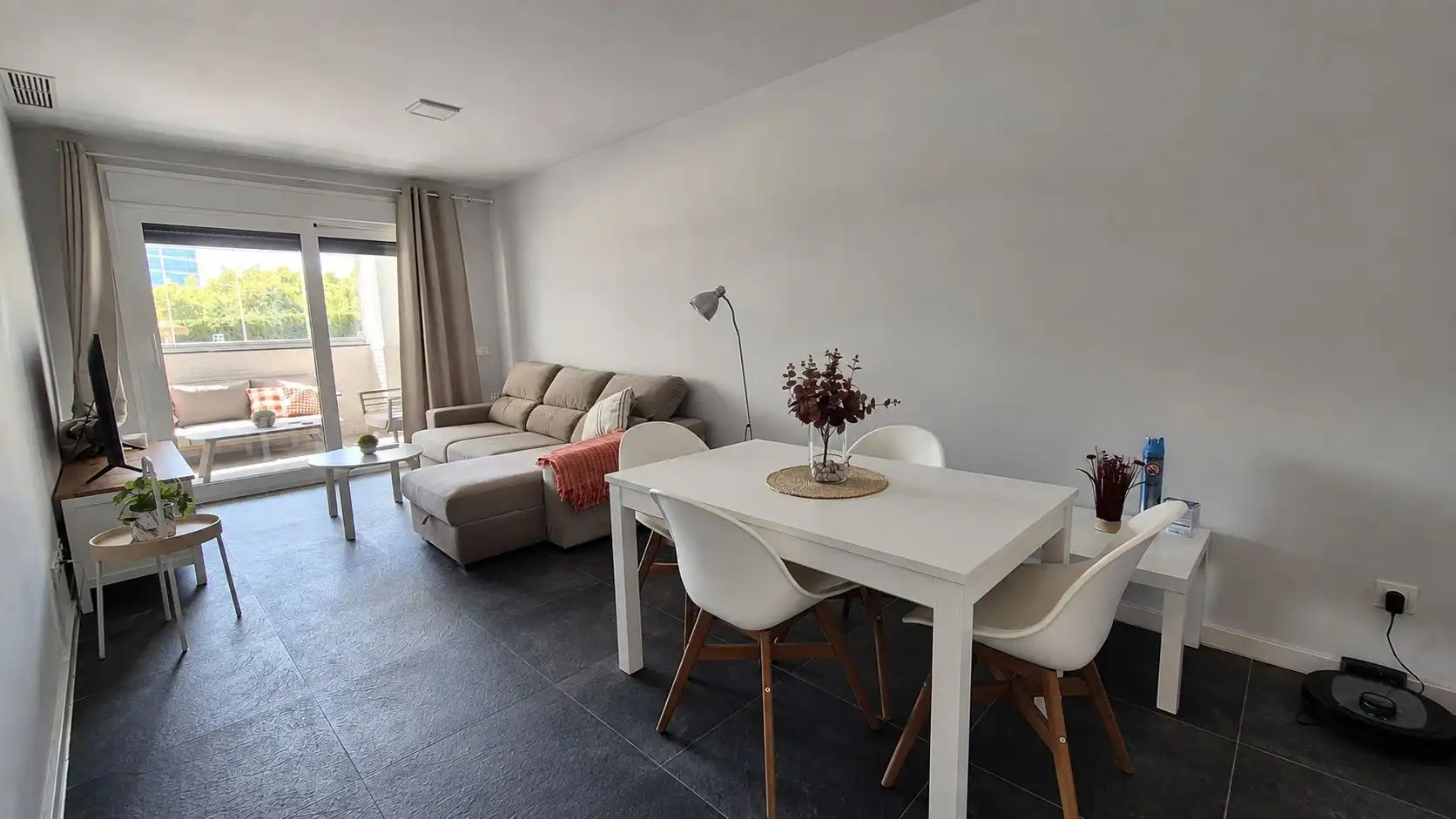 Ground floor for rent in Paseo Alfonso Canas Hogueras, Playa Bajadilla - Puertos