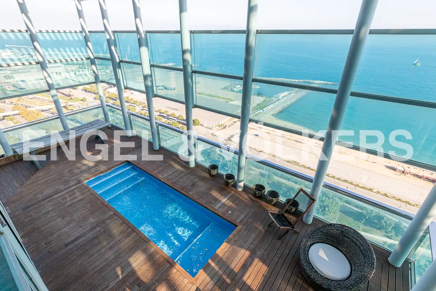 Piscina de Ático de alquiler en Barcelona con Aire acondicionado, Calefacción y Parquet