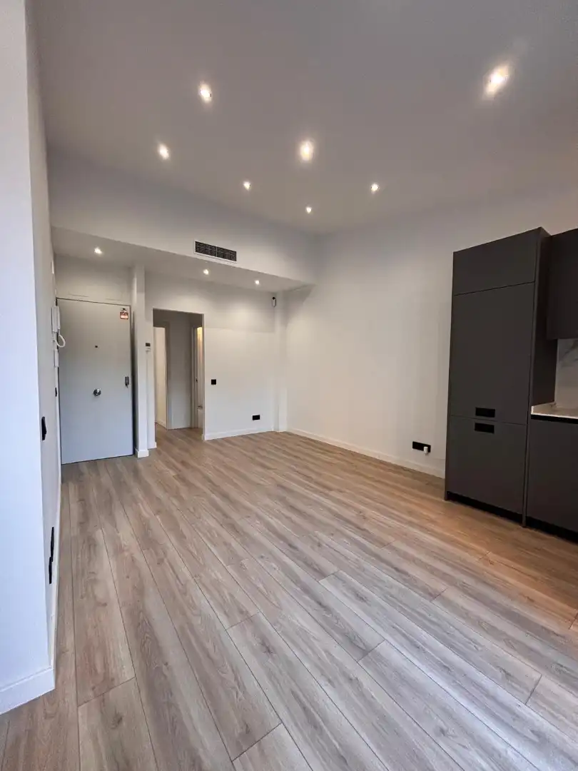 Piso con terraza en venta en Carrer del Canonge Pibernat, imagen 4
