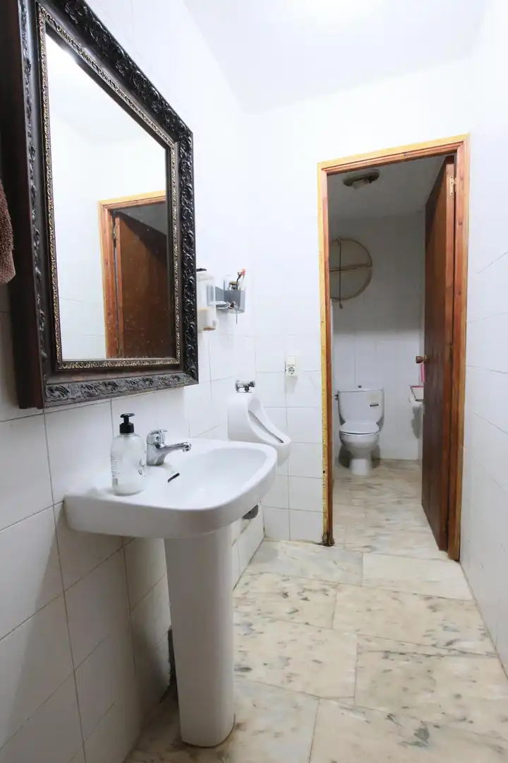 Badezimmer von Fabrikhallen zur Miete in Lobón