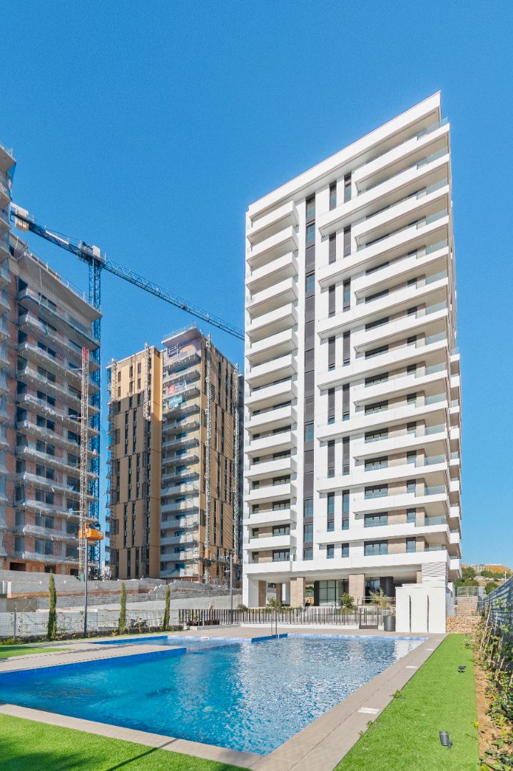 Vista exterior de Pis de lloguer en Esplugues de Llobregat amb Aire condicionat, Calefacció i Terrassa