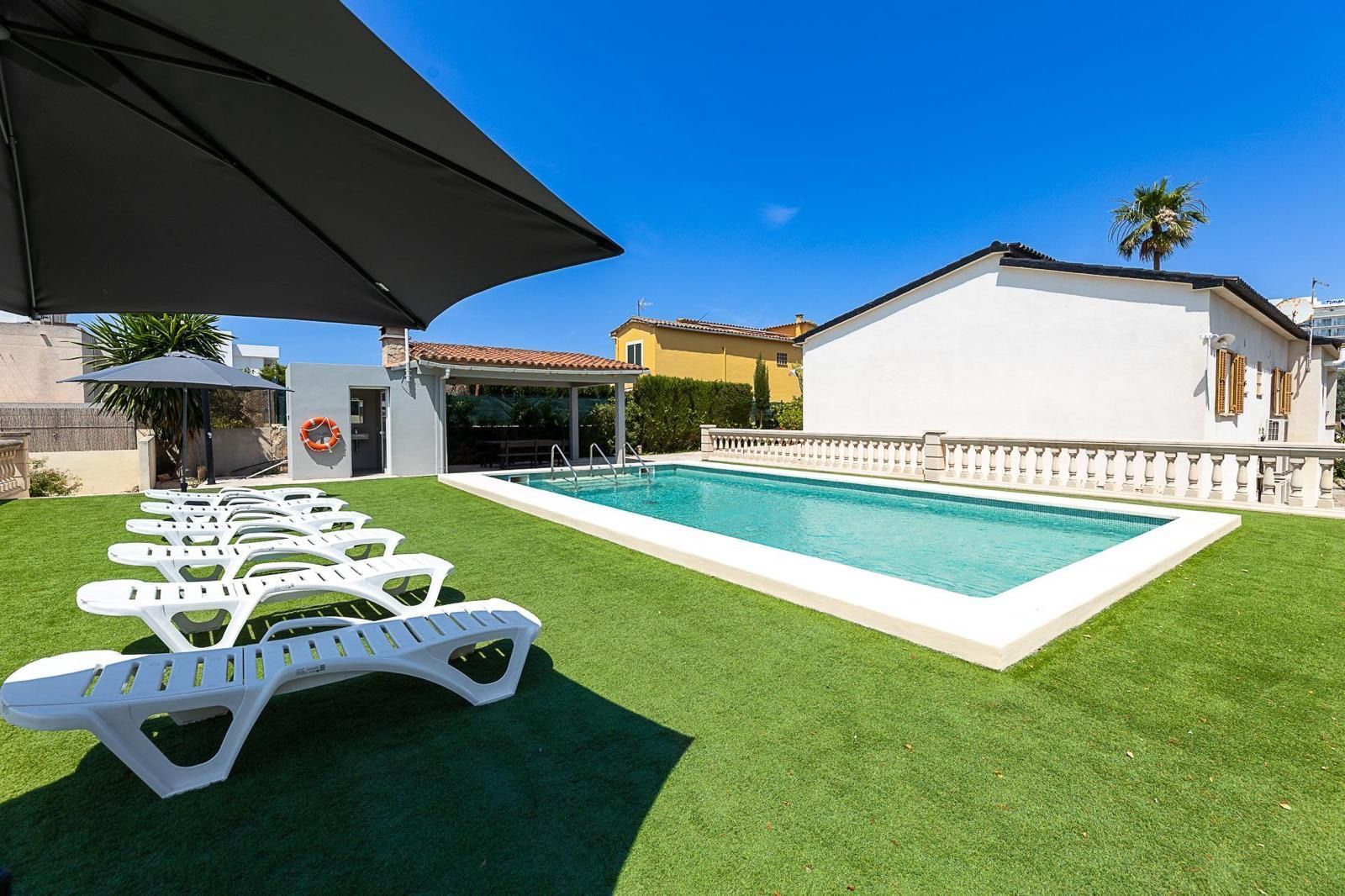 Swimming pool of House or chalet for sale in  Palma de Mallorca  with Air Conditioner, Heating and Private garden