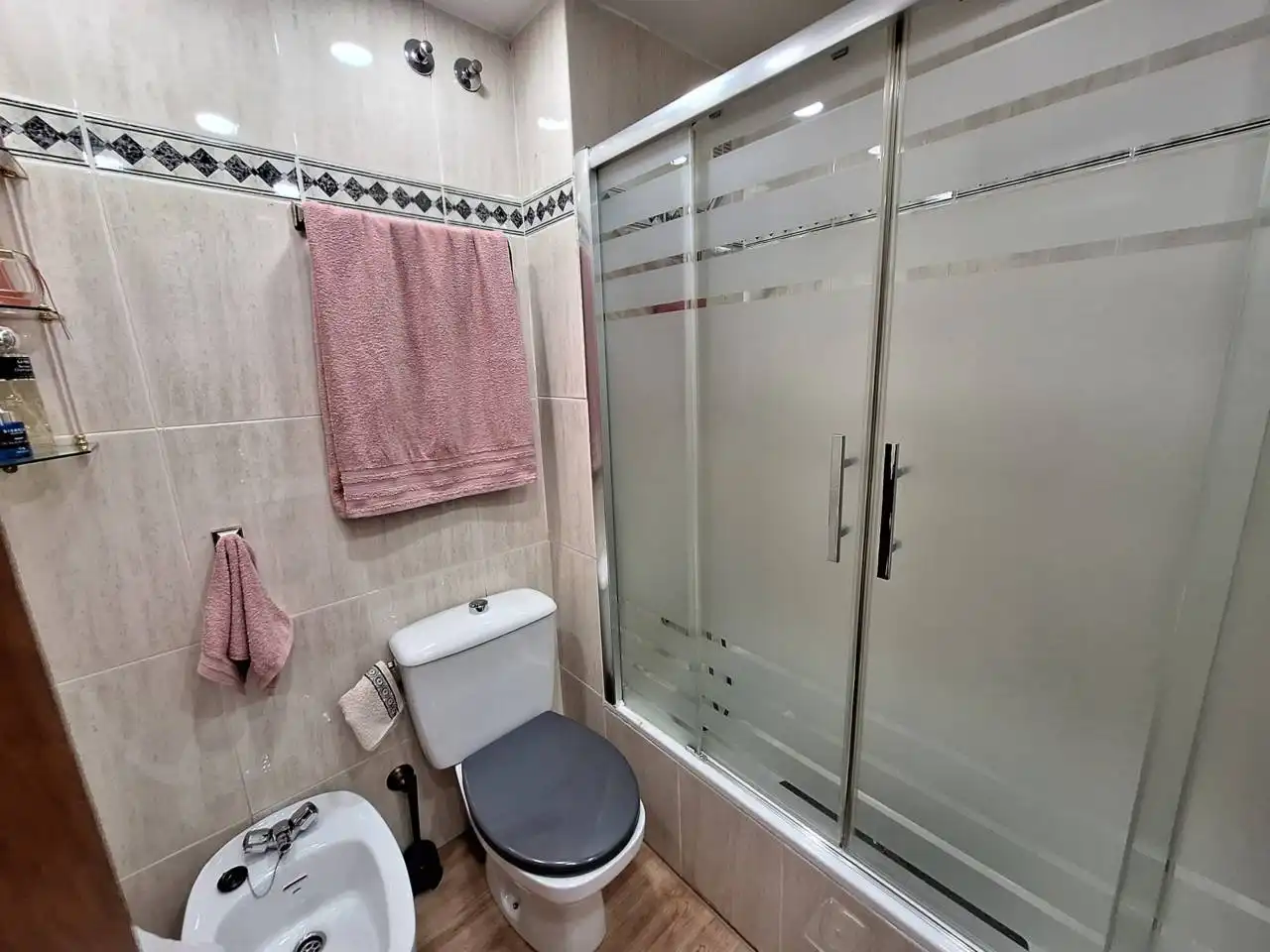Baño de Piso en venta en Fuenlabrada con Aire acondicionado y Calefacción