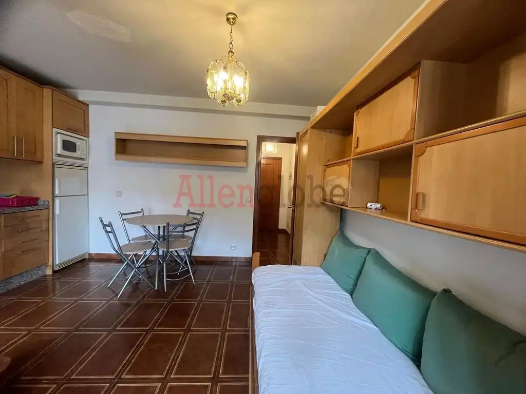 Habitación de Apartamento en venta en Oviedo 
