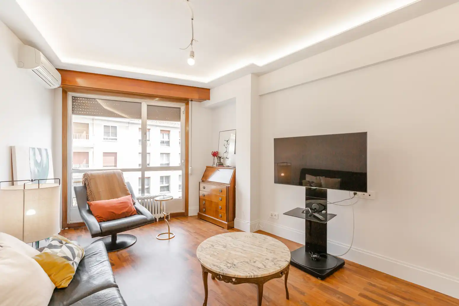 Sala de estar de Piso de alquiler en  Pamplona / Iruña con Aire acondicionado, Calefacción y Terraza
