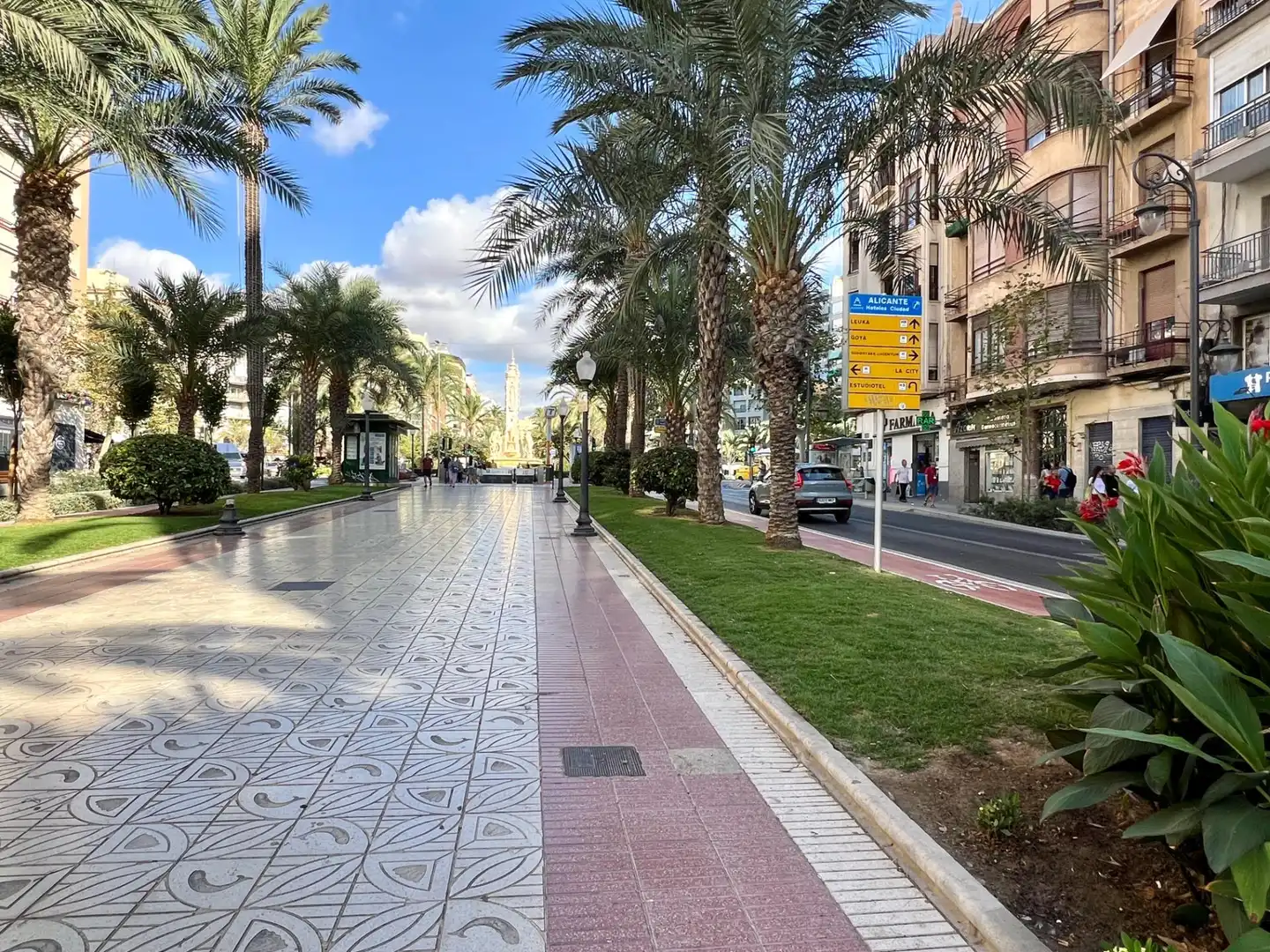 Außenansicht von Wohnung zum Verkauf in Alicante / Alacant mit Klimaanlage, Heizung und Terrasse