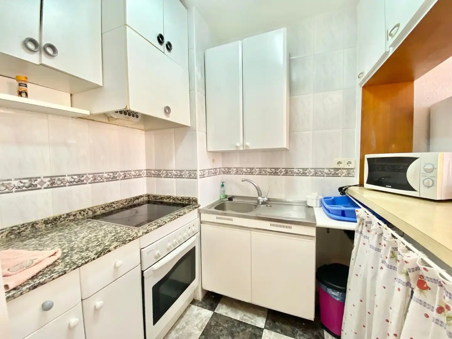 Cocina de Apartamento de alquiler en Cartagena con Aire acondicionado, Calefacción y Amueblado