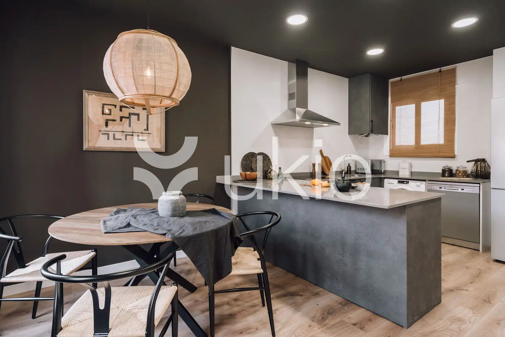 Cuina de Apartament de lloguer en Barcelona amb Aire condicionat, Calefacció i Moblat