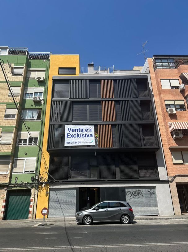Vista exterior de Local en venda en Alicante / Alacant
