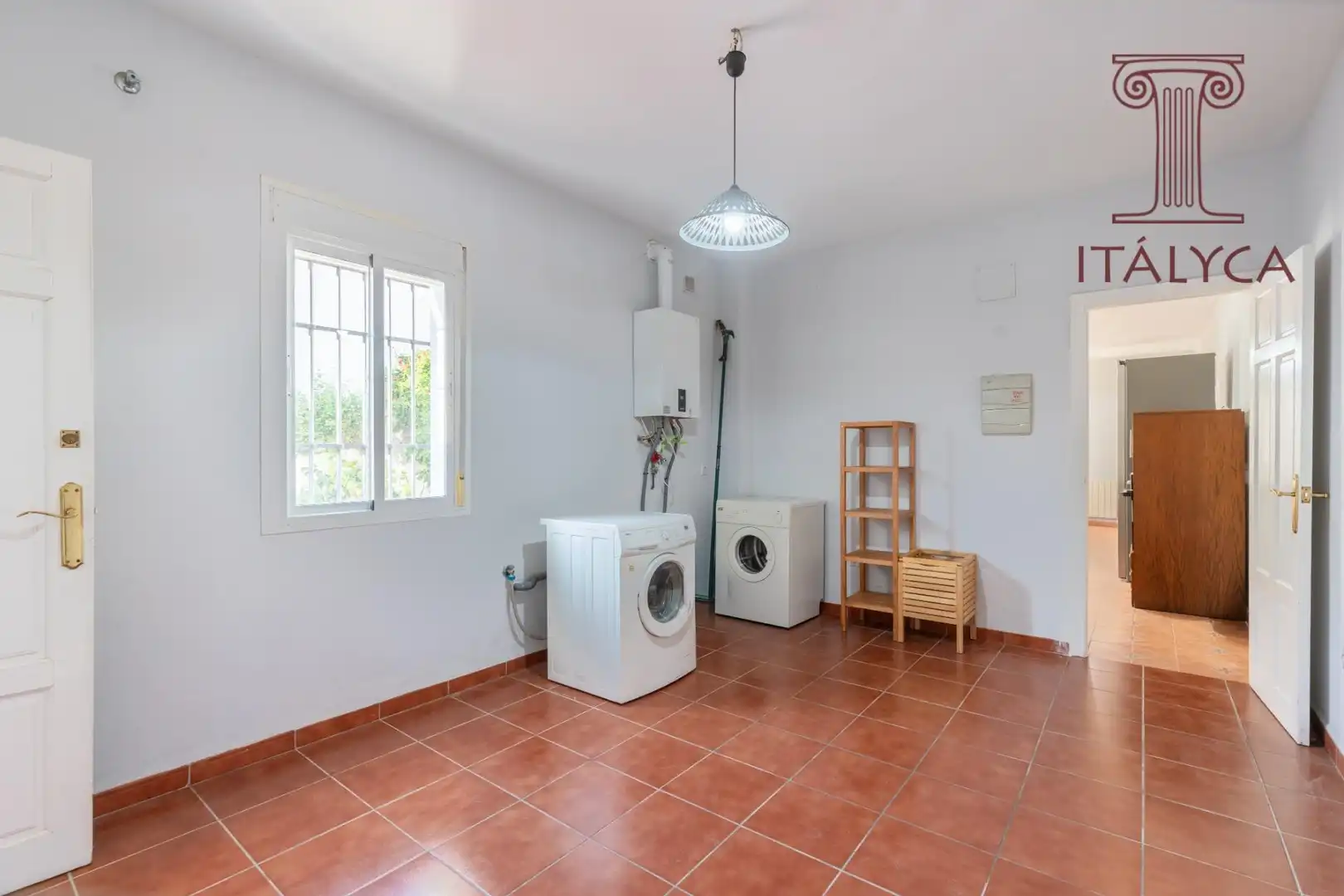 Cuina de Casa o xalet en venda en Bormujos amb Aire condicionat, Calefacció i Jardí privat