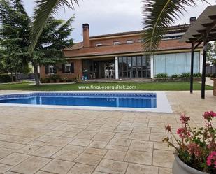 Piscina de Casa o xalet en venda en  Lleida Capital amb Aire condicionat, Calefacció i Jardí privat