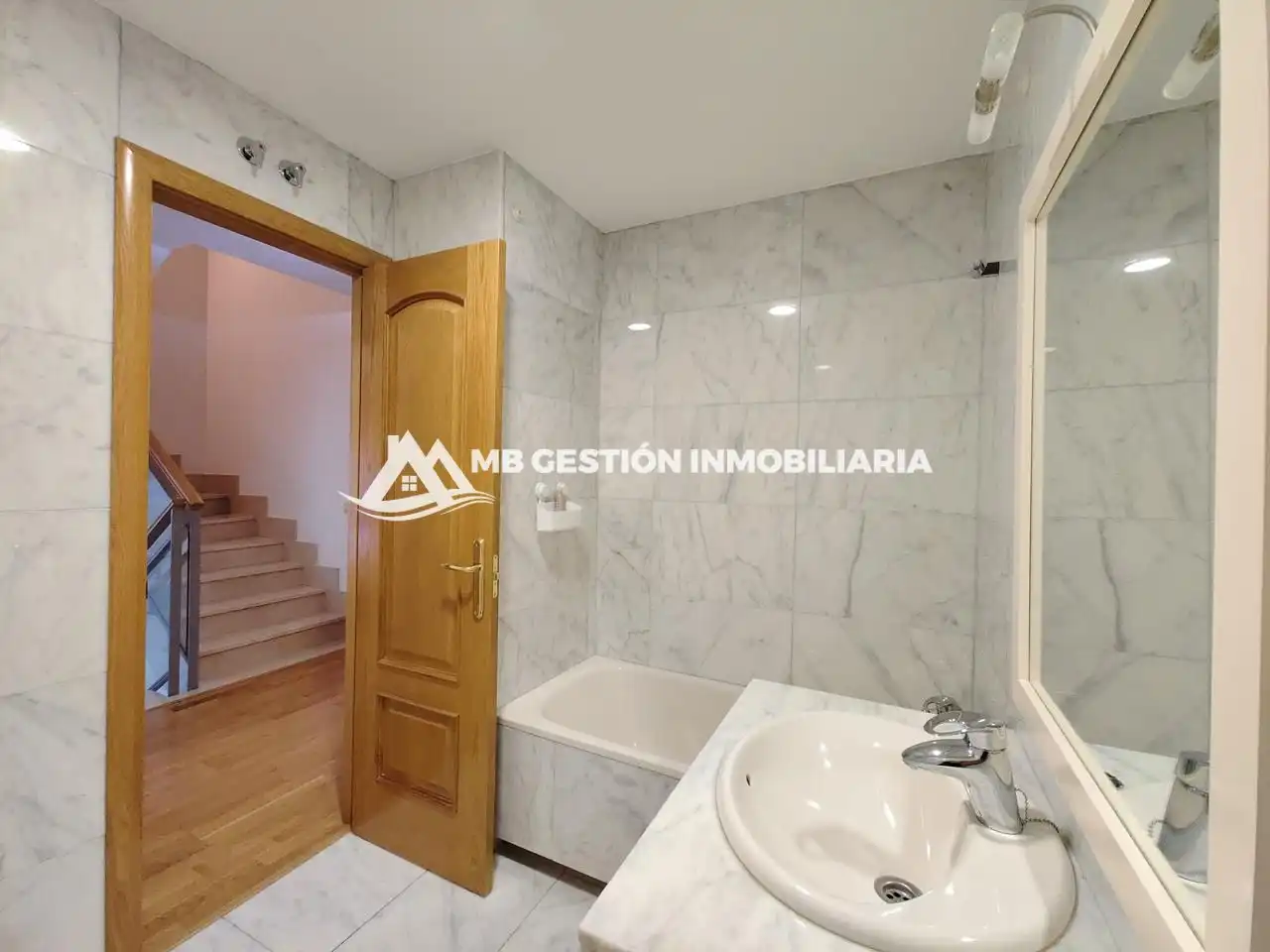 Detached homes for sale in Calle de Luarca, La Serna