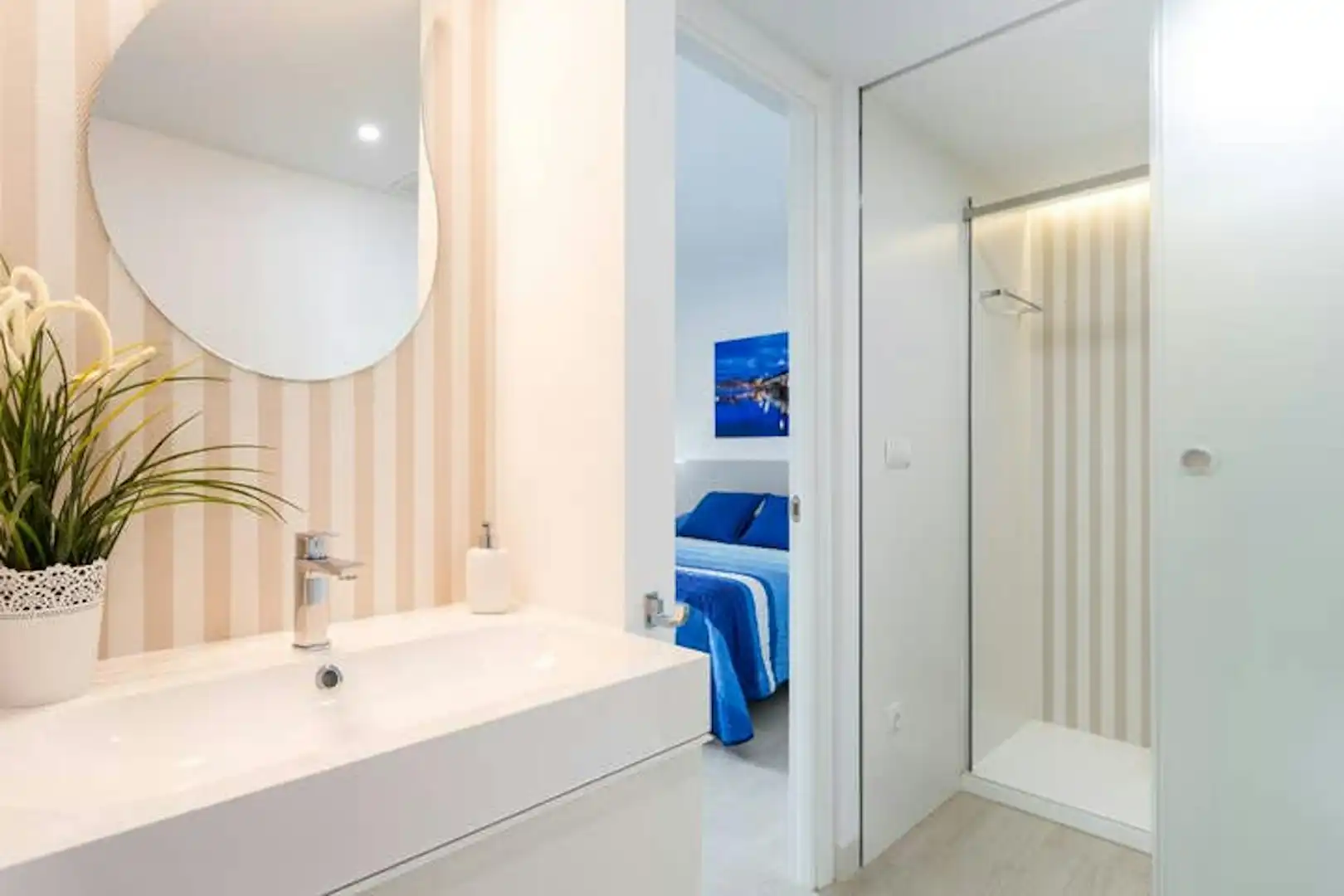 Bathroom of Flat for rent in Sevilla  with Air Conditioner, Heating and Furnished