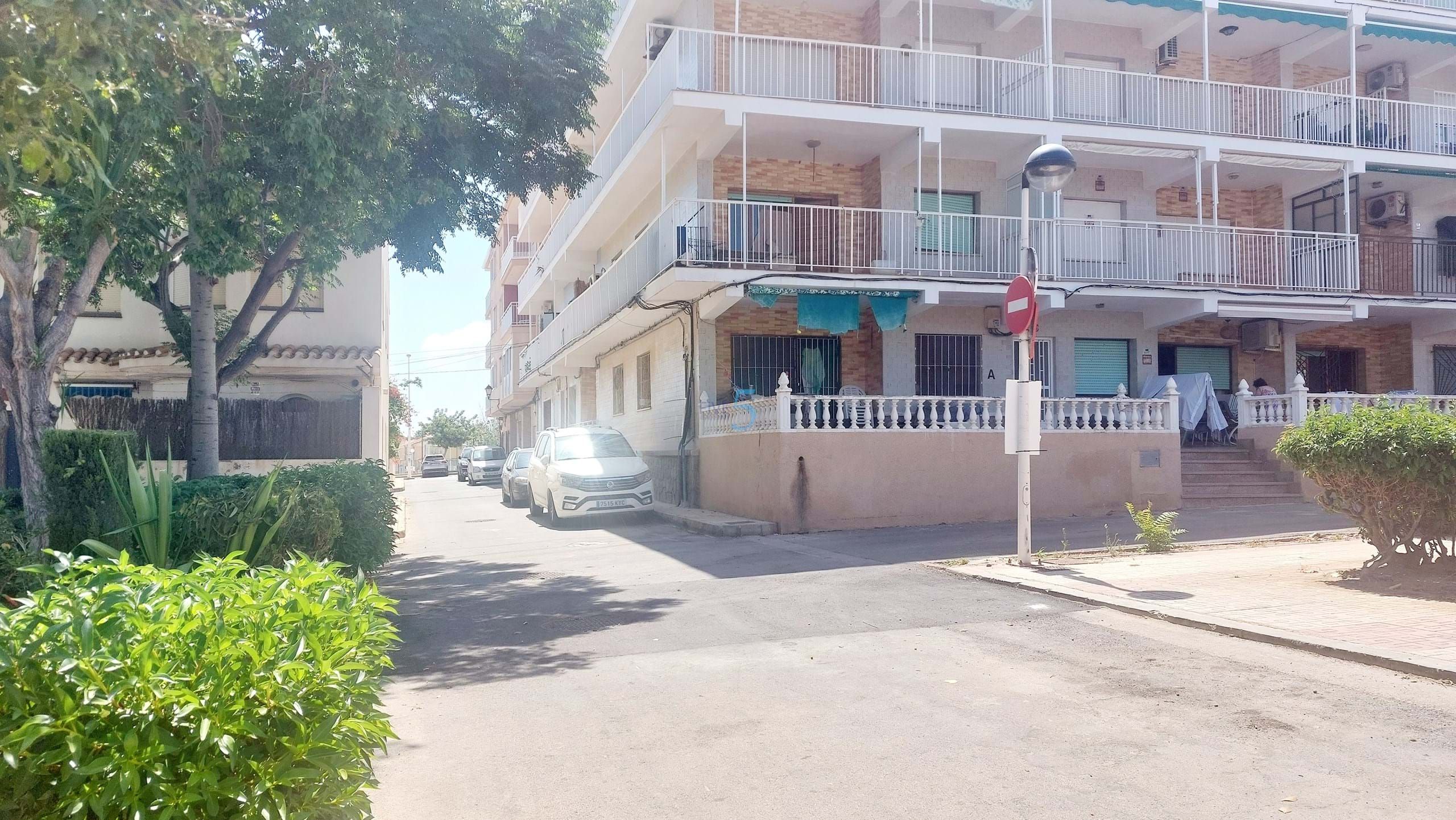 Vista exterior de Piso en venta en Cartagena con Trastero, Amueblado y Balcón