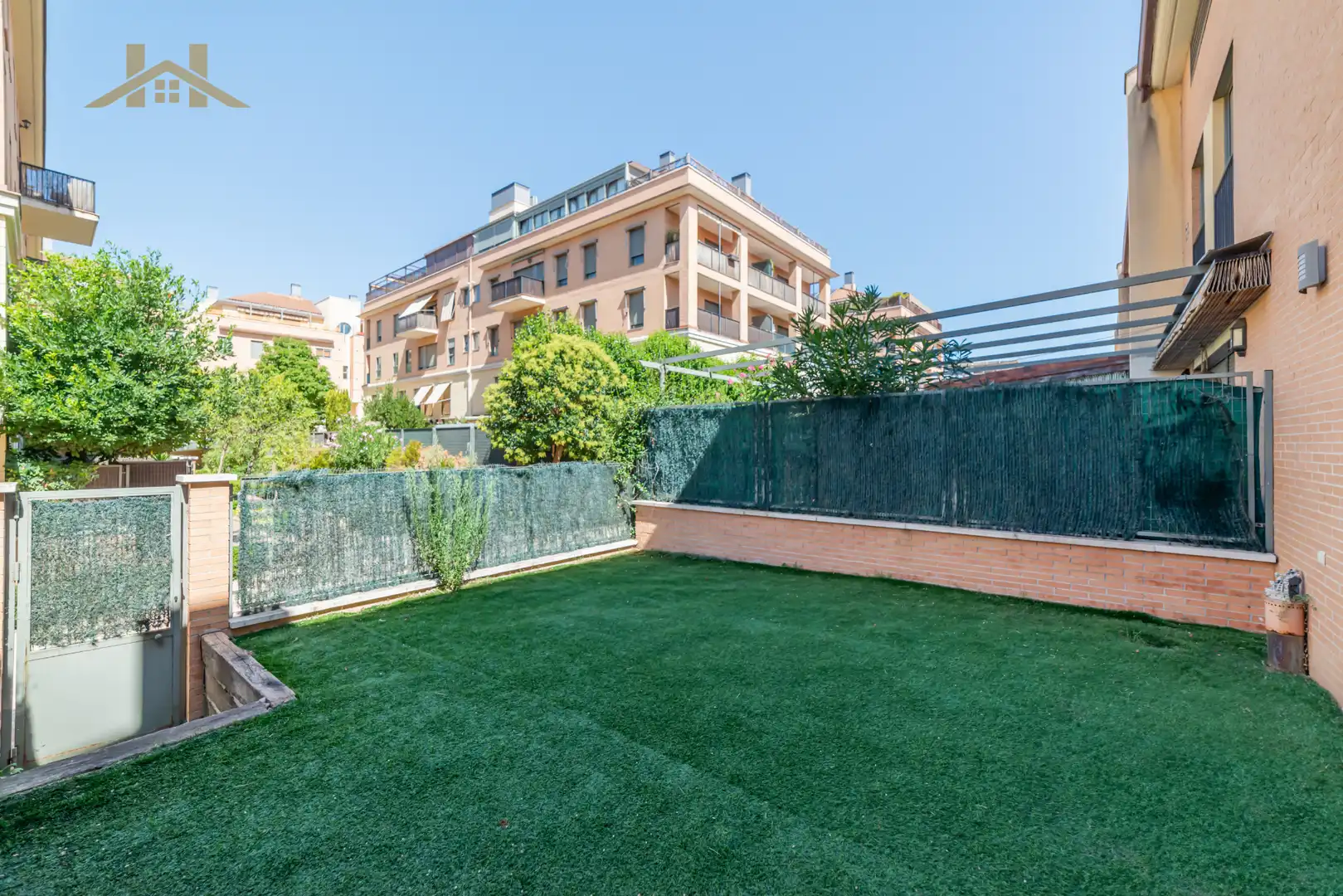 Terrace of Detached homes for sale in Parla  with Air Conditioner, Heating and Private garden