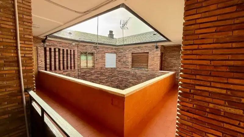 Wohnung zum Verkauf in El Espinar mit Heizung, Privatgarten und Parkett