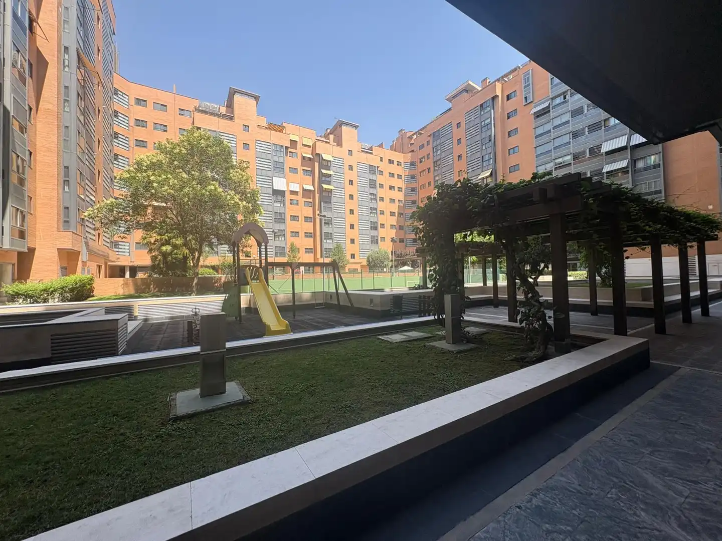 Terraza de Piso de alquiler en Madrid con Aire acondicionado, Calefacción y Jardín privado