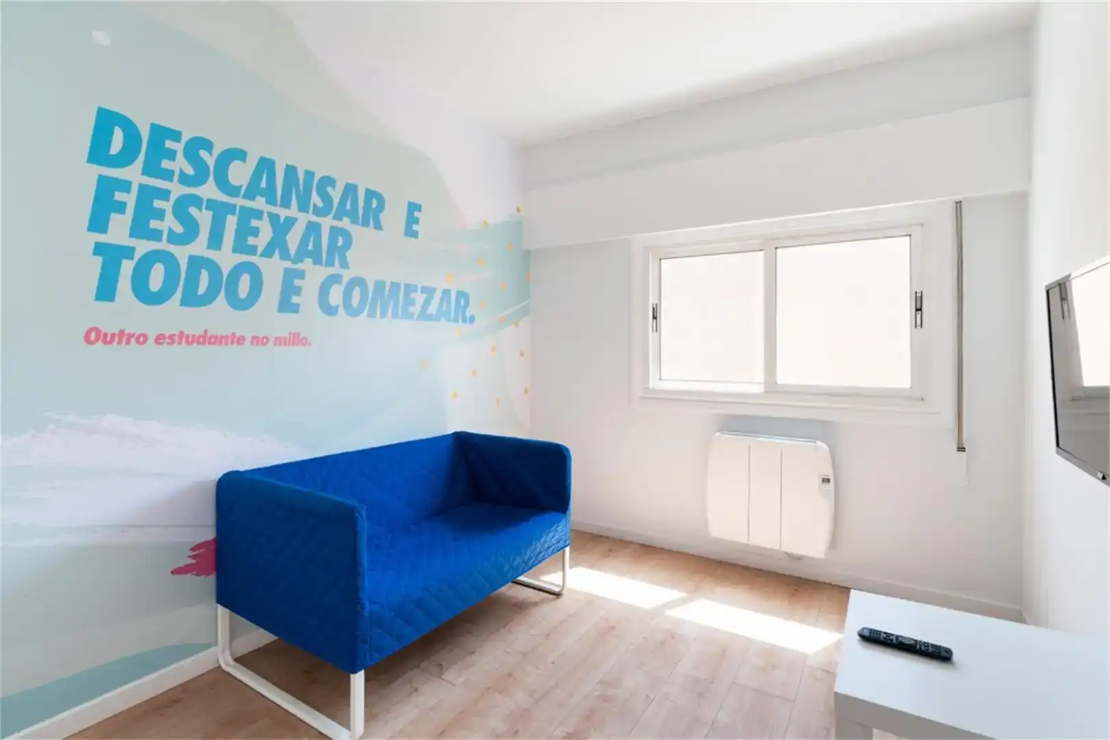 Sala de estar de Piso para compartir en Oleiros con Parquet, Amueblado y Horno