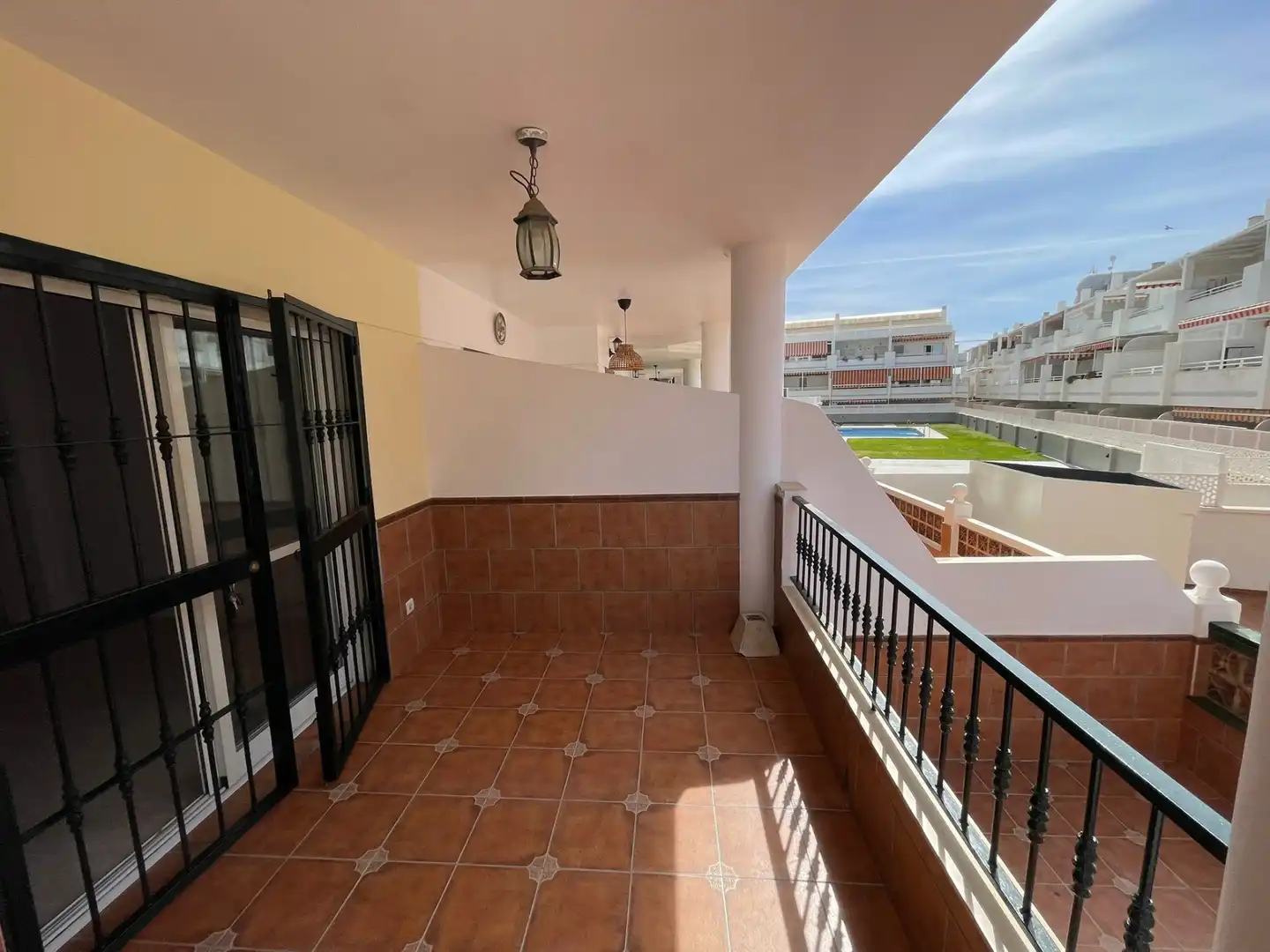 Terraza de Piso en venta en Torrox con Terraza, Horno y Piscina comunitaria