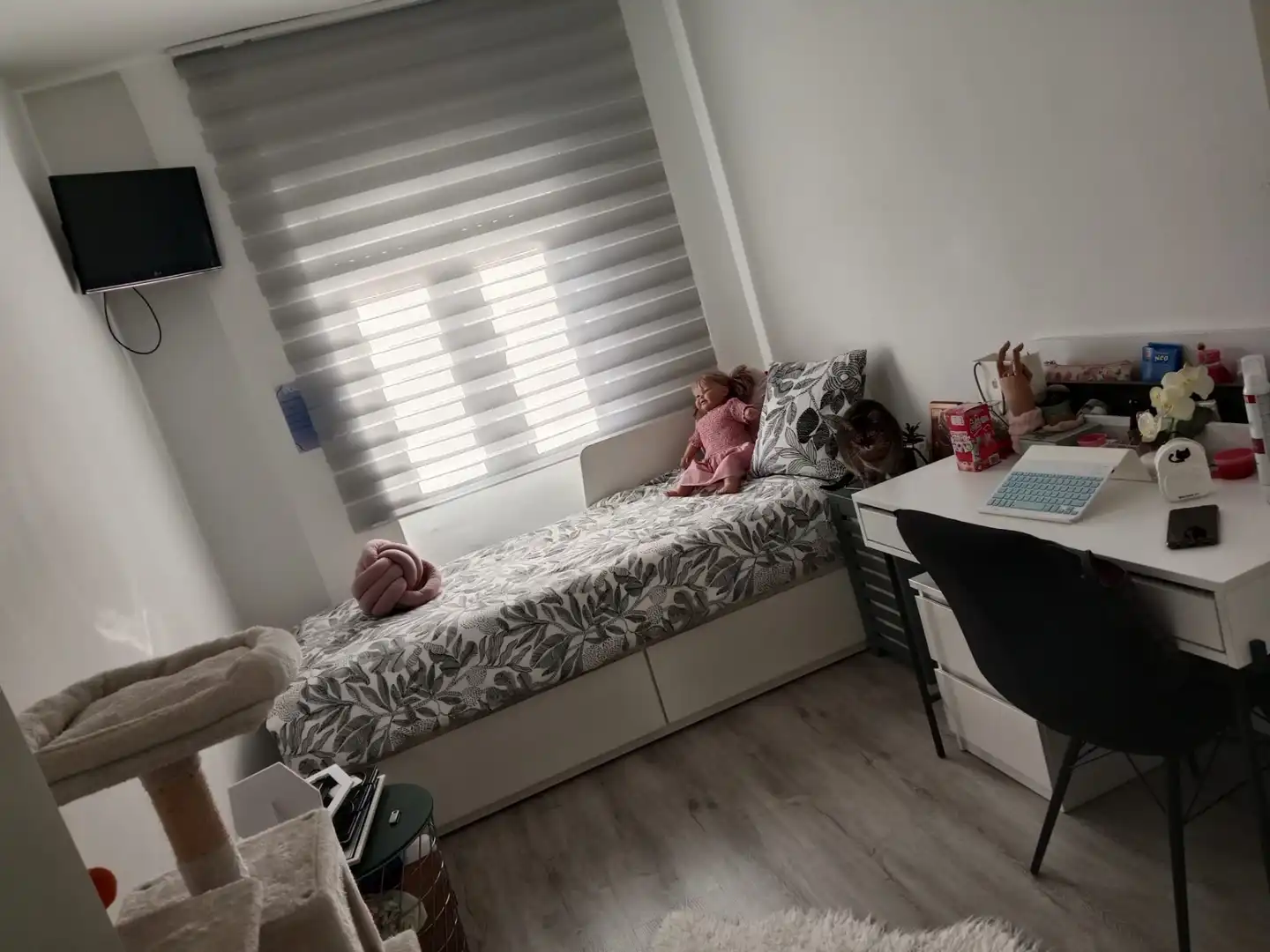 Dormitori de Pis en venda en Oviedo  amb Calefacció i Moblat