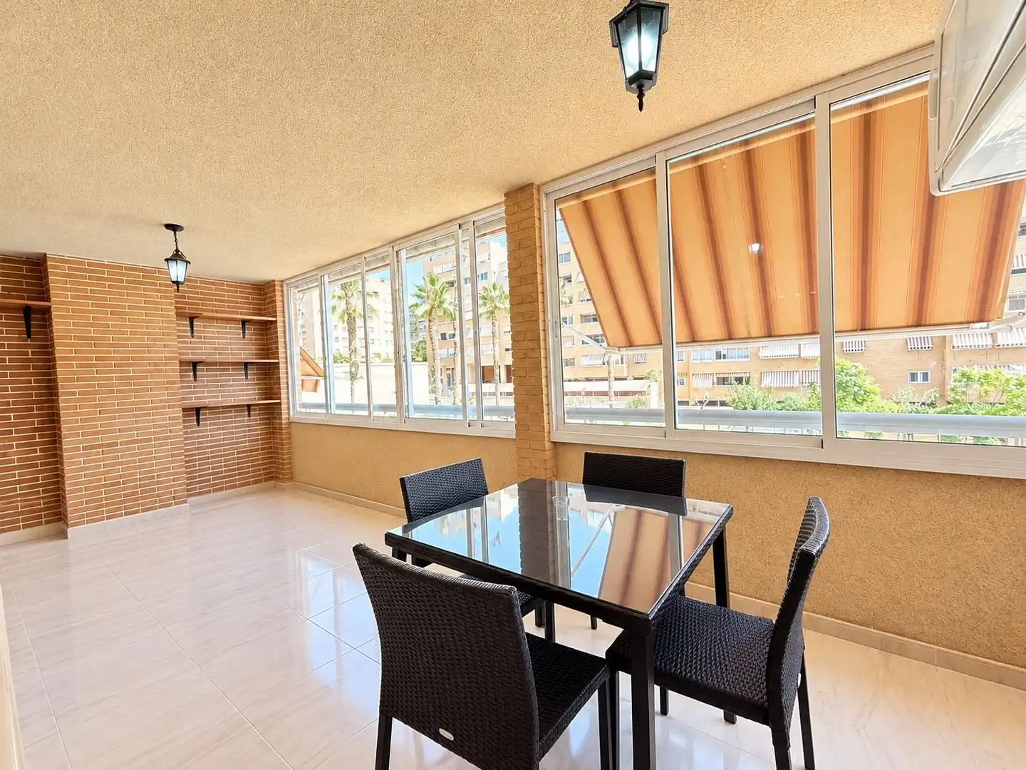 Habitación de Piso de alquiler en Alicante / Alacant con Aire acondicionado, Amueblado y Piscina comunitaria