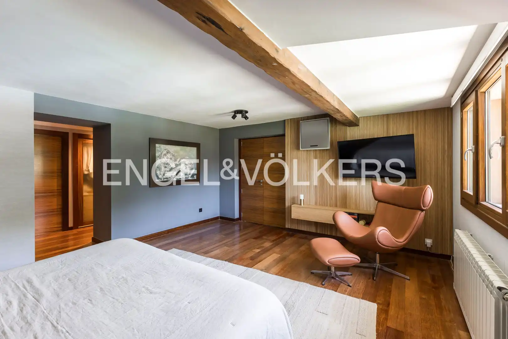 Sala d'estar de Casa adosada en venda en Boadilla del Monte amb Aire condicionat, Calefacció i Jardí privat