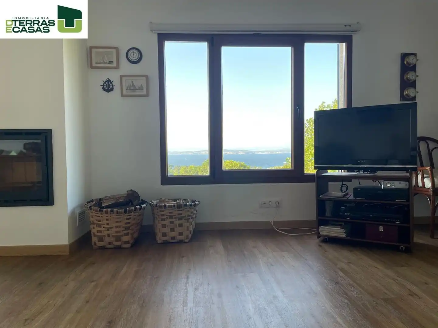 Sala de estar de Casa o chalet en venta en Cangas  con Calefacción y Terraza