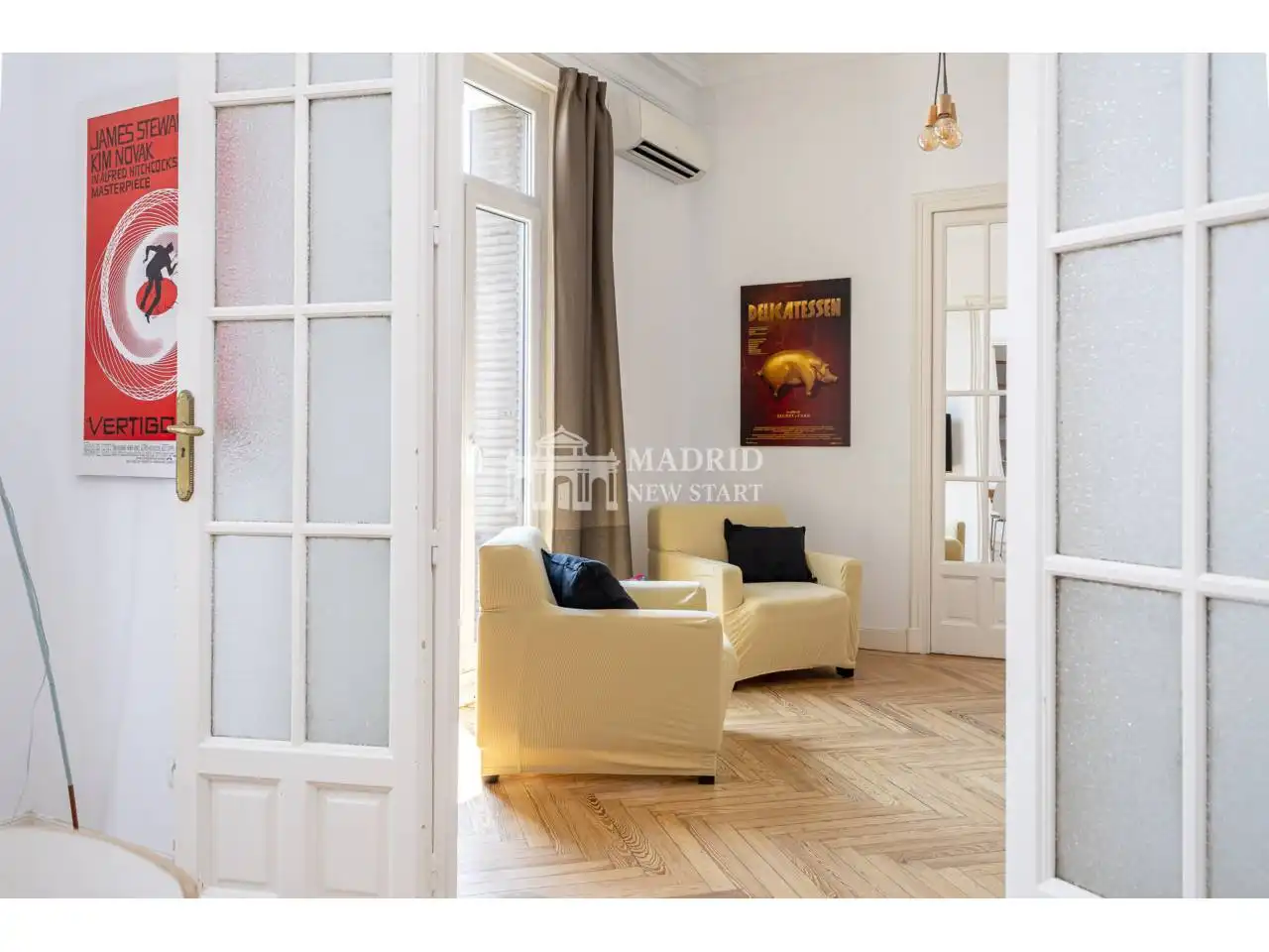 Bedroom of Flat for rent in Madrid  with Air Conditioner, Heating and Parquet flooring