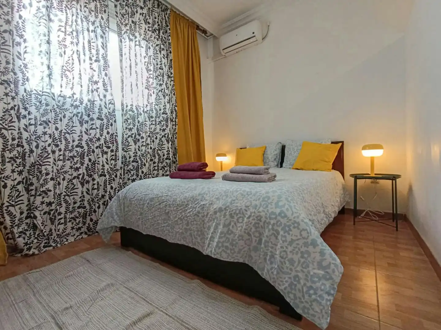 Schlafzimmer von Wohnung zur Miete in Sevilla mit Klimaanlage, Möbliert und Waschmaschine