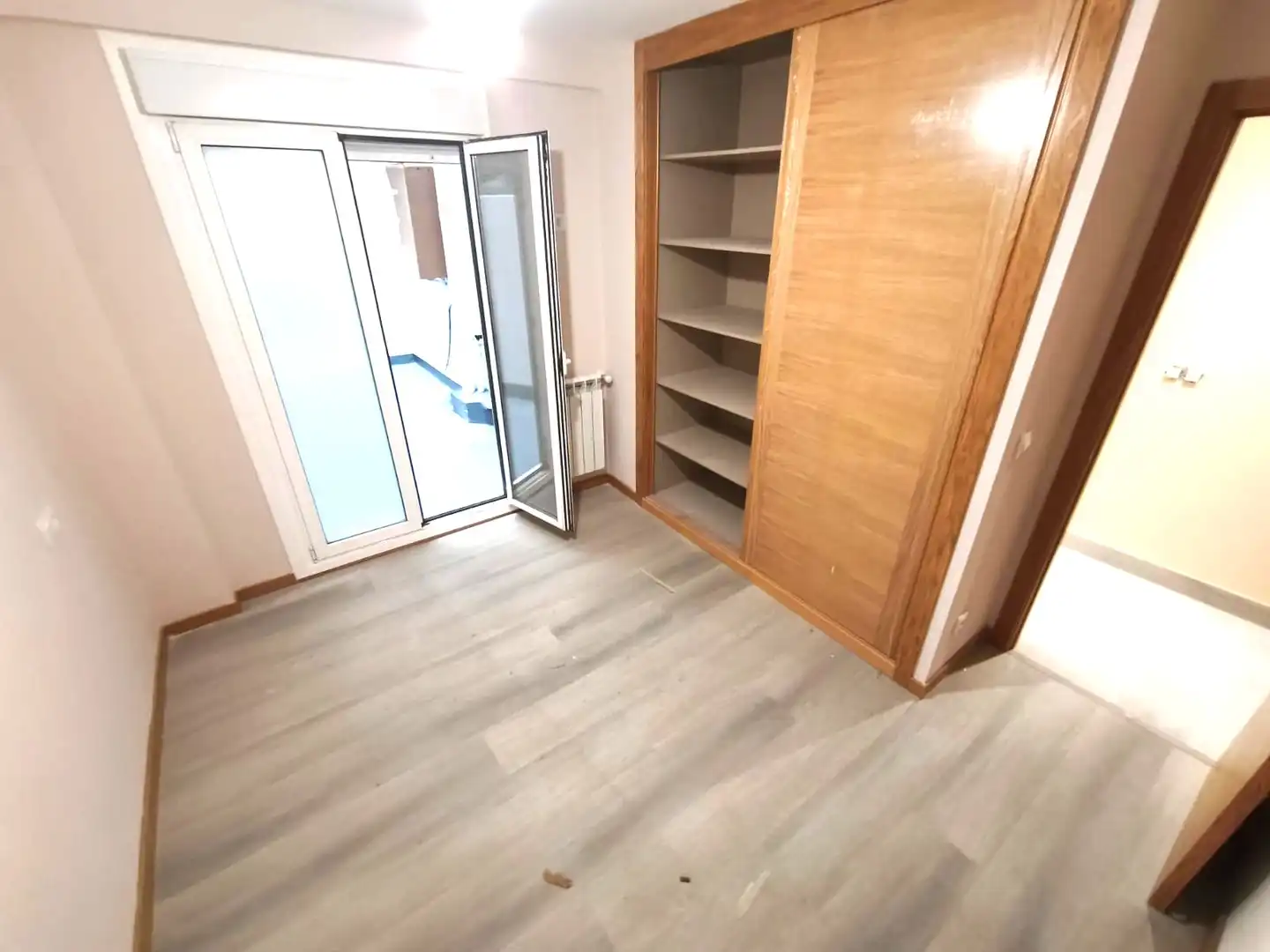 Bedroom of Flat for rent in Vigo   with Parquet flooring, Terrace and Storage room