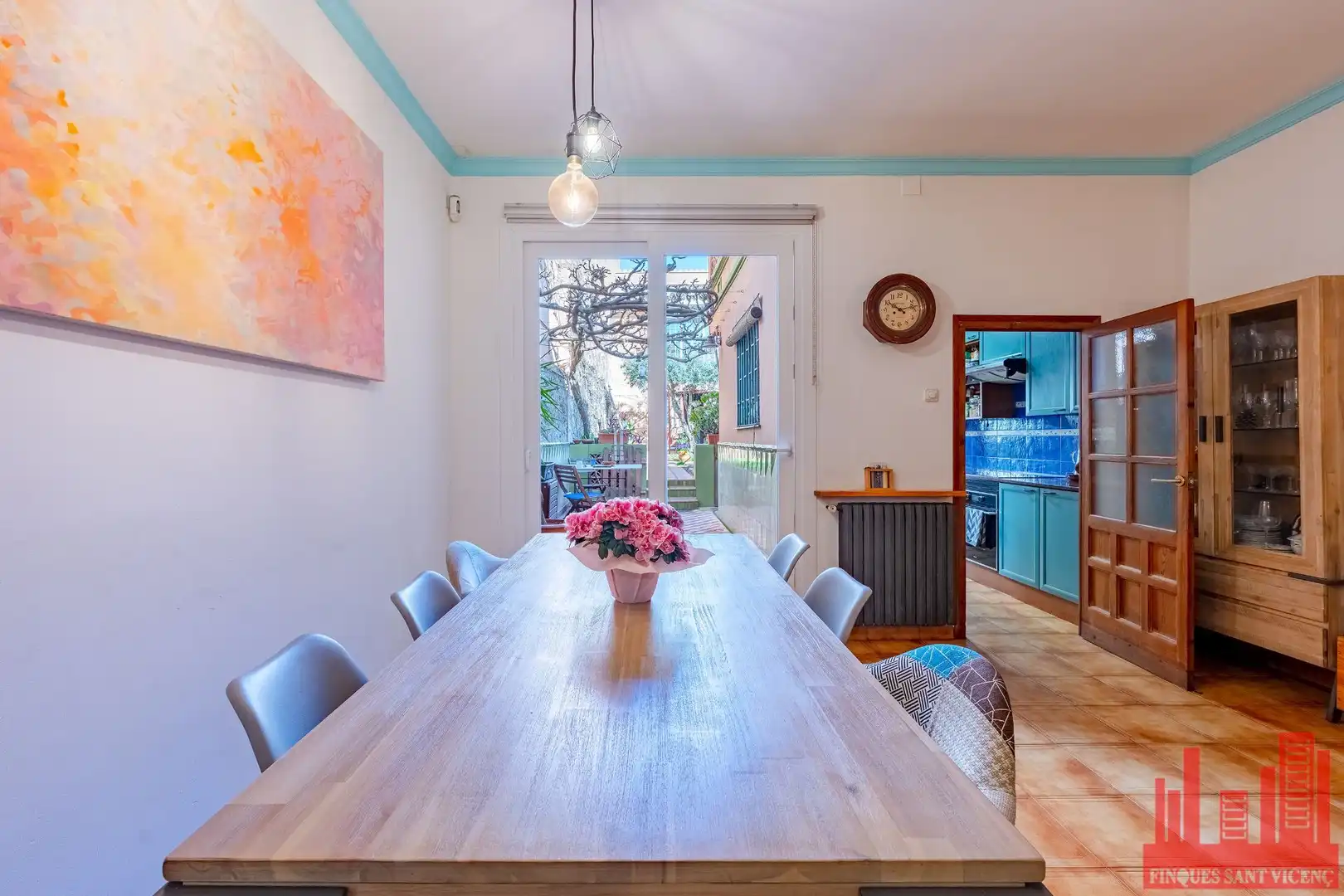 Comedor de Casa o chalet en venta en Sant Vicenç Dels Horts con Aire acondicionado, Calefacción y Jardín privado