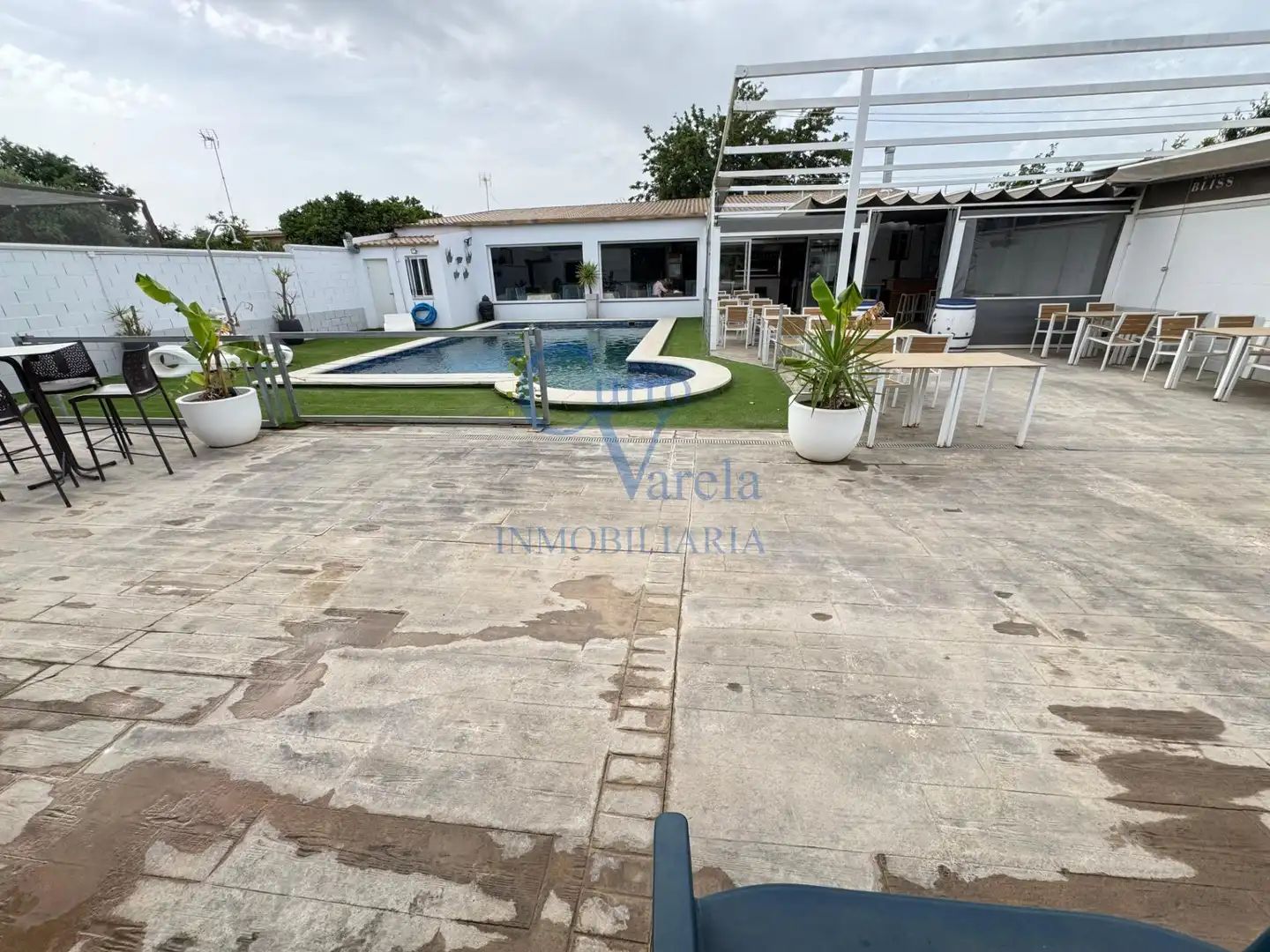 Garden of Country homes for sale in Dos Hermanas  with Air Conditioner, Private garden and Storage room